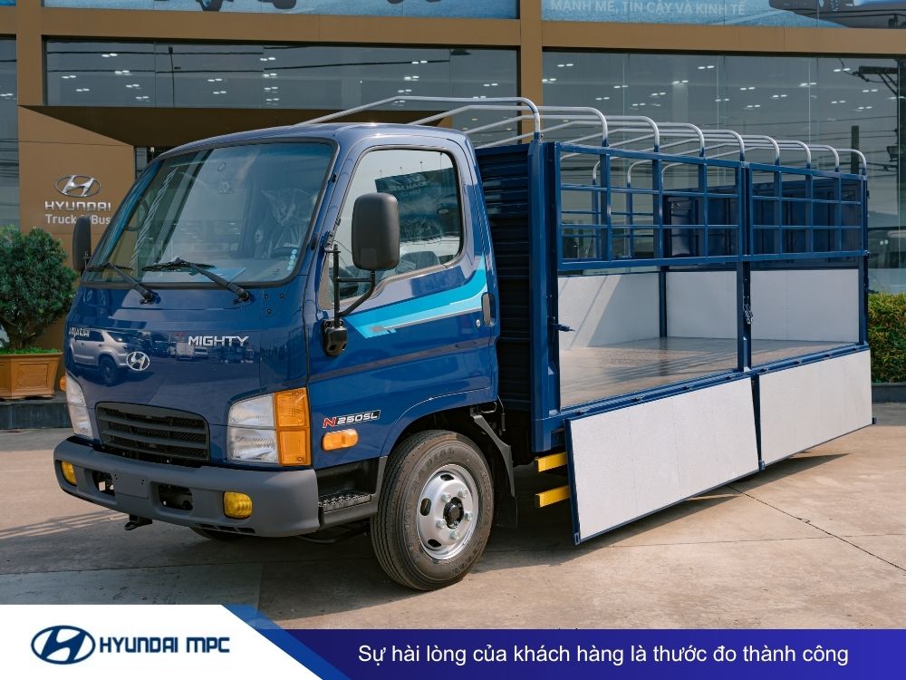 Giá xe tải Hyundai Mighty N250SL thùng mui bạt 2T -  2.5T thùng 4.3m
